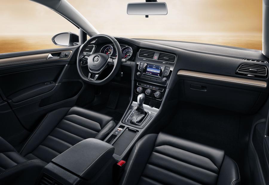  Volkswagen Golf Edition 25 2016 года  (фото 2 из 3)